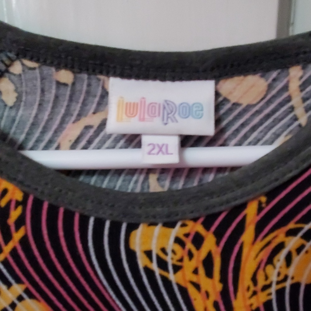 Lularoe Randy top - Picture 3 of 4